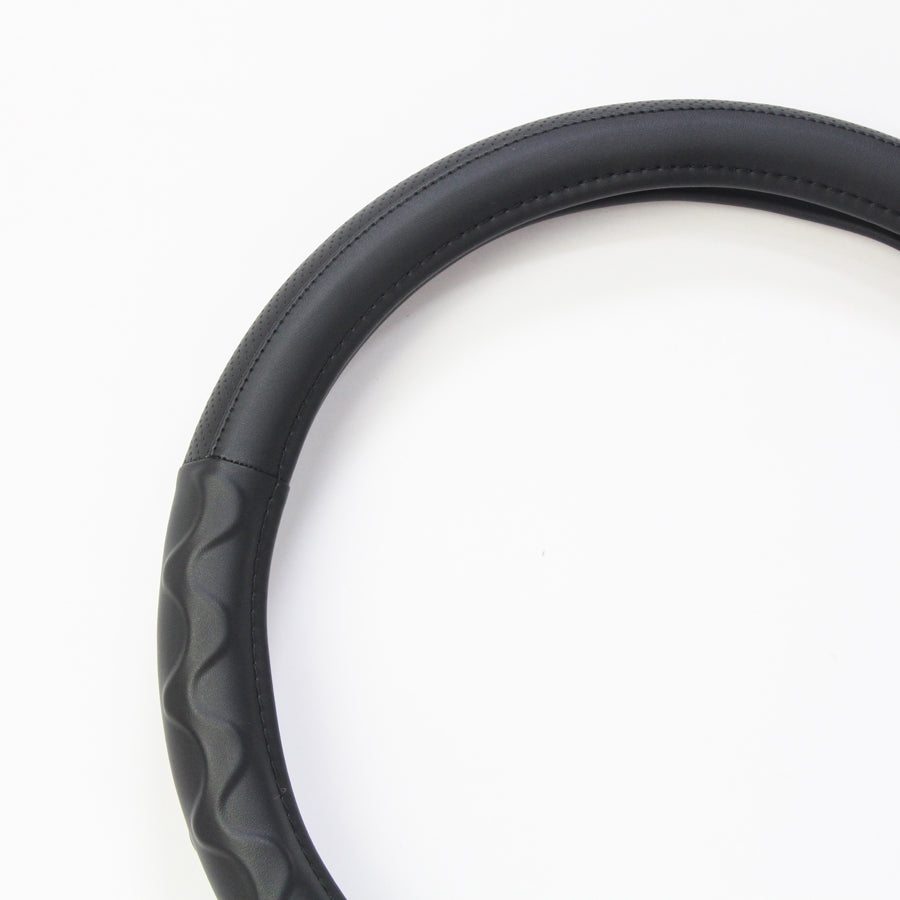 STEERING WHEEL COVER - BLACK W/S TYPE PATTERN (L)